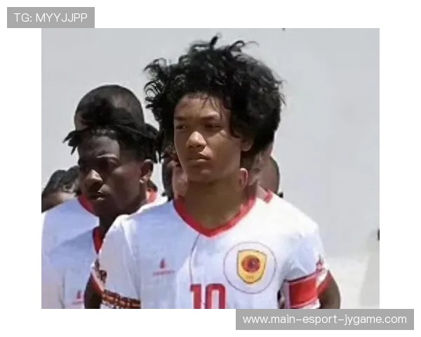 安哥拉足球队自主训练不断提高实力，安哥拉足球运动员